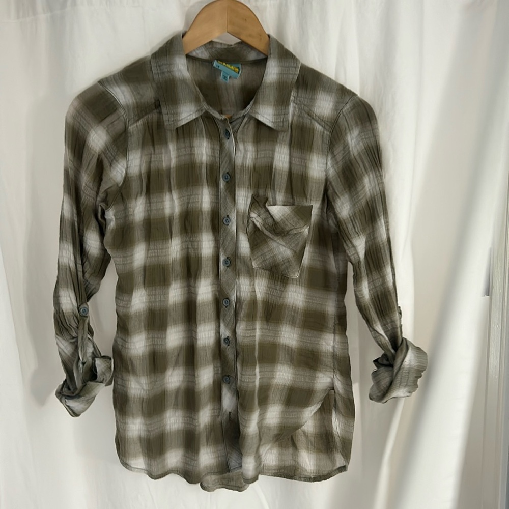 C & C California super light plaid army green button up